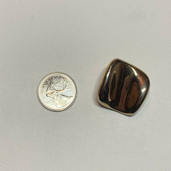 Vintage Gold Tone Modern Abstract Wave Fold Thumbprint Clip On Earrings - Picture 5 of 5